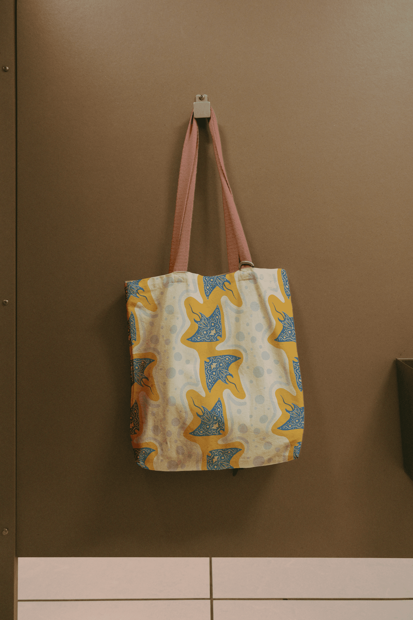Tote bag with yellow and blue ocean pattern